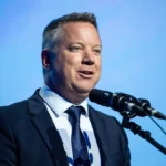 Sose volt belügyes, még a politikában is újonc, most neki kell visszaterelni a szakmai útra a rendvédelmet