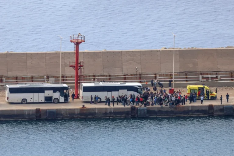 Izraeli erők feltartóztattak egy Gázába tartó flottillát, az egyik hajón egy magyar állampolgár is tartózkodott
