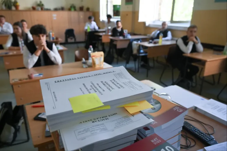 Arany János egy műve és a létösszegző versek közül választhatnak a diákok a középszintű magyarérettségi második felében