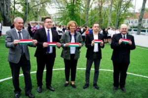 Pénzbírságot kapott a kecskeméti kollégiumi igazgató, aki három éve egy mém miatt rakott ki egy diákot