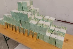 Hungary returns seized cash and gold to Ukrainian bank, Zelensky announced