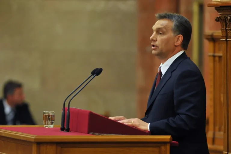 Elővettük Orbán Viktor tizenhat évvel ezelőtti beszédét, ami életre hívta a NER-t, és amiben harcot hirdetett a korrupció ellen