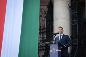 Magyar Péter azt kérte a híveitől a Kossuth-téren, hogy forduljanak oda a csalódott Fidesz-szavazókhoz