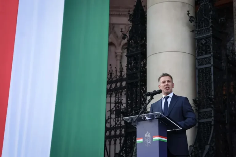 Magyar Péter azt kérte a híveitől a Kossuth-téren, hogy forduljanak oda a csalódott Fidesz-szavazókhoz