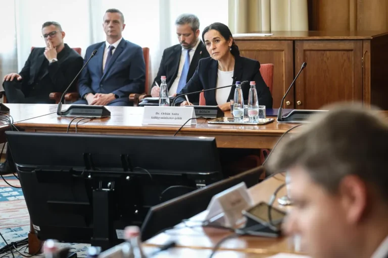Orbán Anita: Ki fogjuk vizsgálni az Információs Hivatal utóbbi négy éves tevékenységét