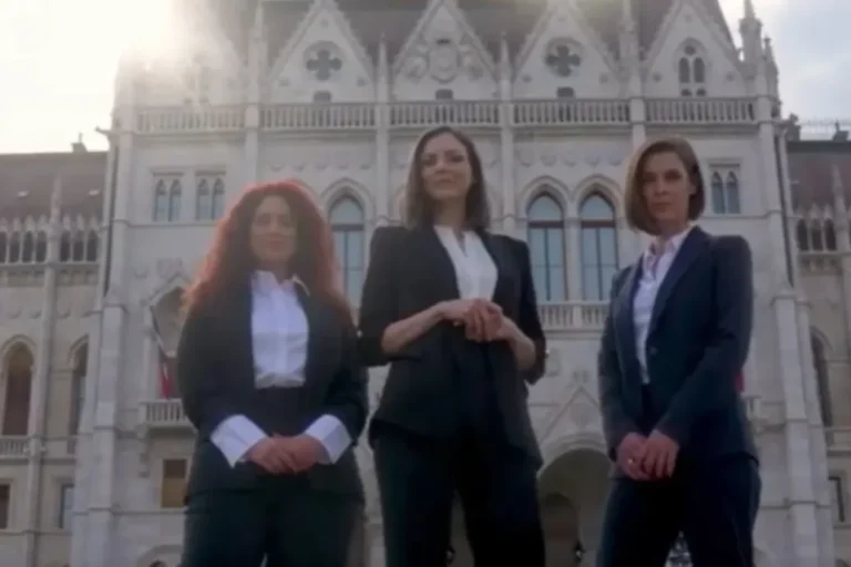 Videóban mutatkoznak be az új kormányszóvivők, egyiküket korábban már háromszor is kitiltották a Parlamentből