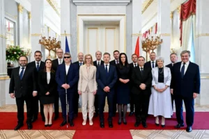 Magyar Péter: Orbán Anita berendelte az orosz nagykövetet – élő közvetítés