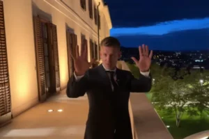 Magyar Péter szerint pénteken meglepetés és bejelentés várható a Karmelitánál