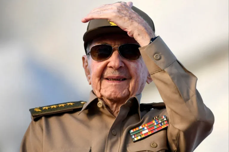 Kubában járt a CIA igazgatója, Raúl Castro unokájával találkozott