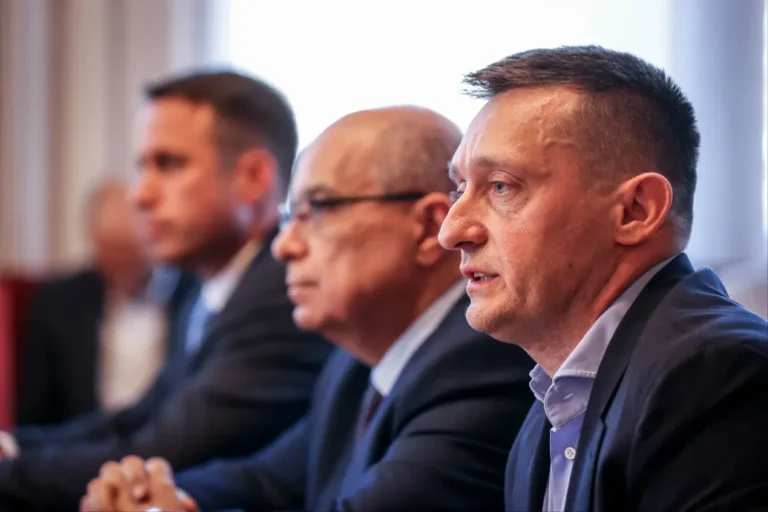 Búcsúzóul közel 50 milliárdos szerződést kötött Rogán Antal minisztériuma Balásy Gyula cégeivel