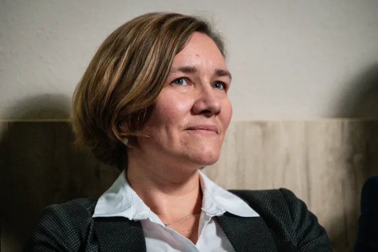 Gajdos László bejelentette miniszterhelyettesét, Dr. Bögi Viktóriát