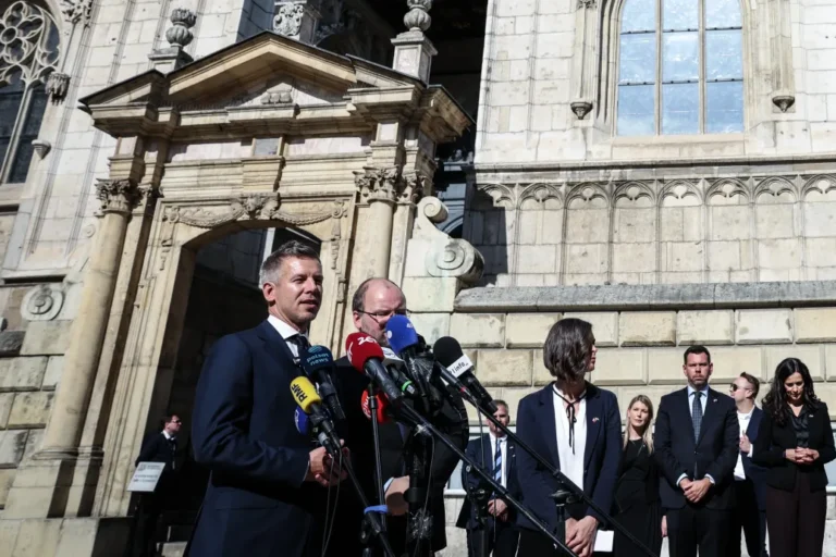 Magyar Péter Krakkóban: Ziobro és házastársa egy másik schengeni országon át hagyta el Európát