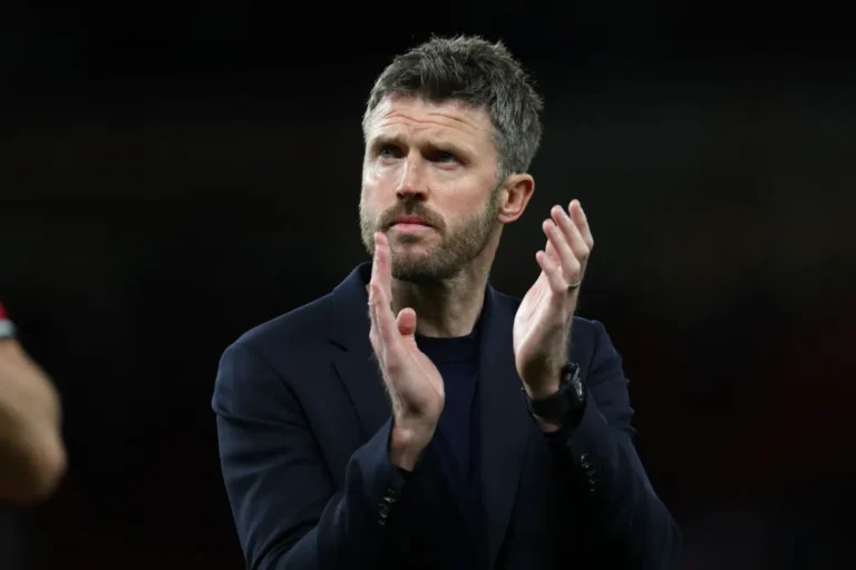 Michael Carrick 2028-ig marad a Manchester United élén
