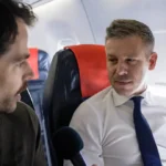 Vonaton és repülőn követtük végig Magyar Pétert első külföldi útján