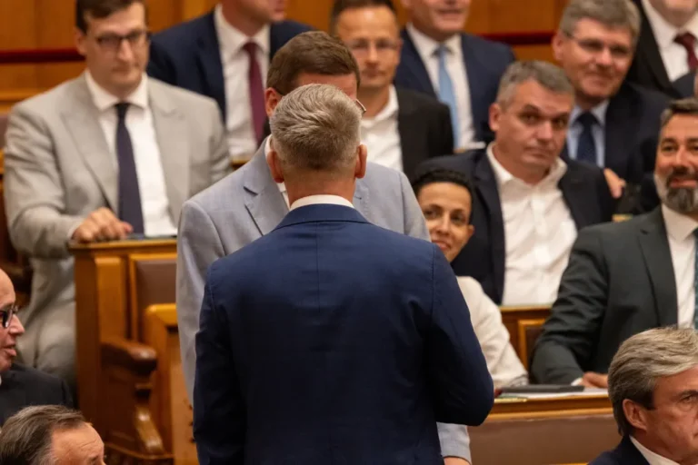 Gulyás Gergely: Meg kell védjem a miniszterelnököt, nem történt heves szóváltás