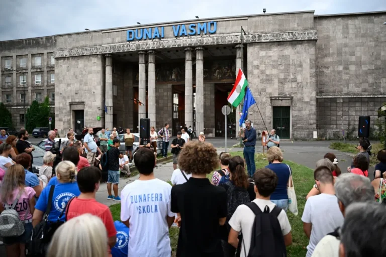 „Fenyegető környezetkárosodást” kerülne el a kormány a Dunaferrnél, 1 milliárd forintot költenek rá
