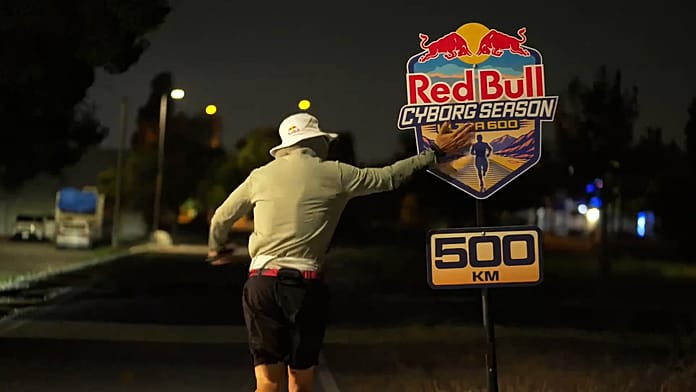 Német ultrafutó Arda Saatçi teljesítette a 600 kilométeres Death Valley–Los Angeles kihívást