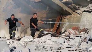 Izraeli légicsapás négy halottal és 33 sebesülttel Dél-Libanonban, a törékeny tűzszünet ellenére