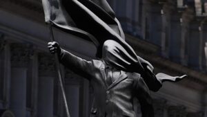 Tömeg gyűlik London belvárosában, miután Banksy megerősítette az új szobrot