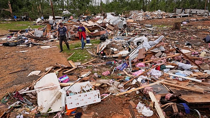 Légi felvételek mutatják a tornádók kiterjedt pusztítását Mississippi-szerte