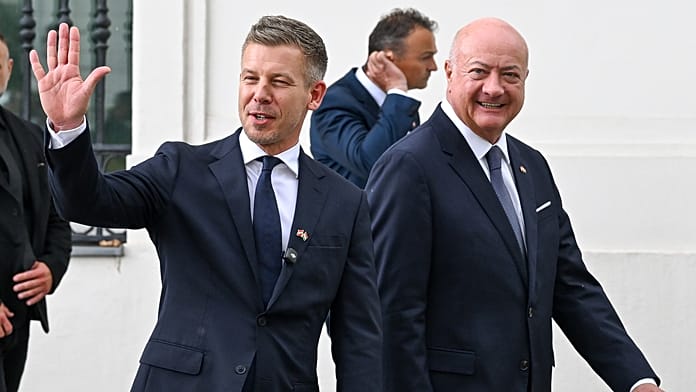 A különadók kivezetését kérte Magyar Pétertől első találkozójukon az osztrák kancellár