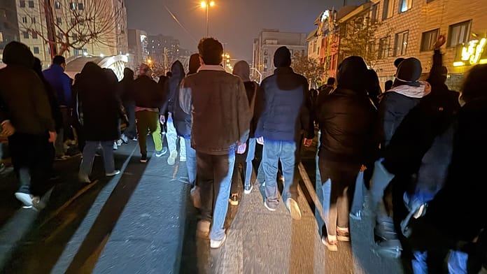 Kivégeztek két embert Iránban, másik négyet pedig halálra ítéltek