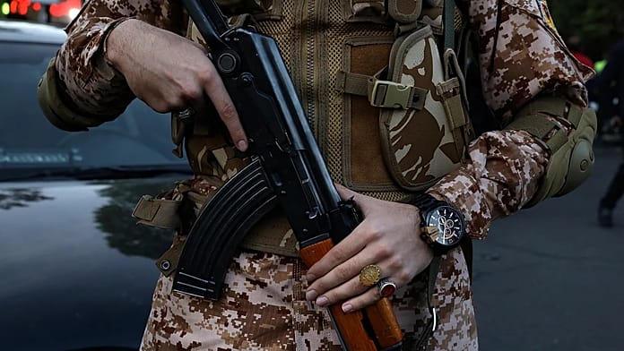 Forradalmi Gárda: temetővé válik Irán partvidéke, ha újraindulnak az amerikai csapások