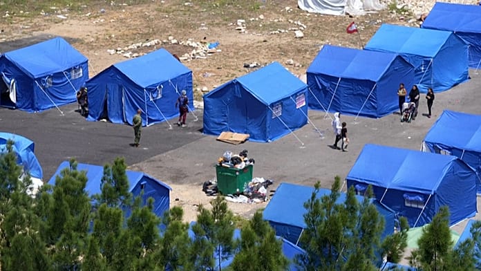 Libanon tengerparti sátortábort nyit Bejrútban, izraeli csapások egymilliót űznek el