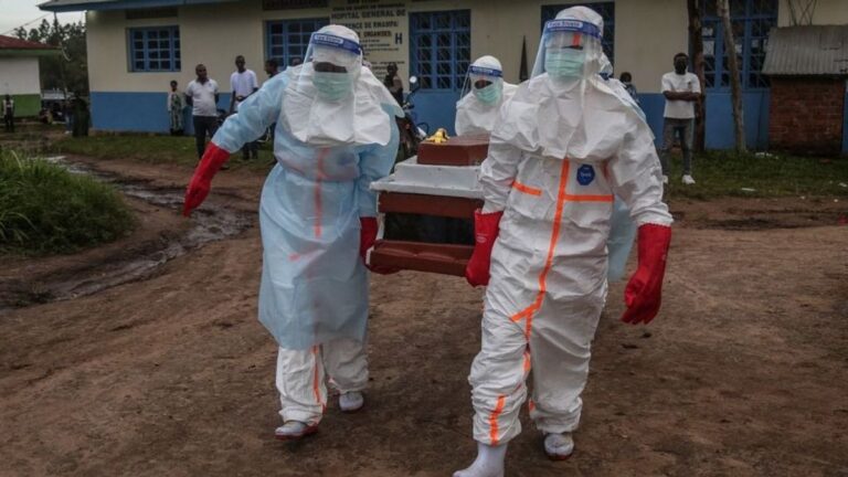 Az ebolajárvány gyorsabb tempóban terjed, mint ahogyan a világ reagálni tudna rá