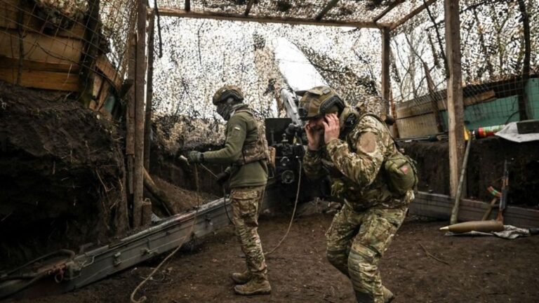 Temetési menet, vegyipari üzem és olajterminál is célkeresztbe került az orosz–ukrán háborúban + videó