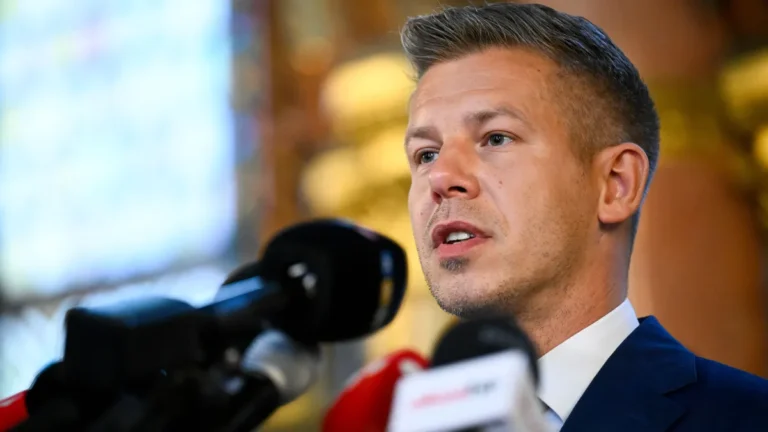 Az egyik Nobel-díjas kell a Tisza-kormánynak, a másiknak kiteszi a szűrét