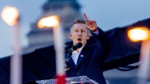 Magánszemély jelentette be, mégis állami ünnepet kreálna Magyar Péter a miniszterelnöki beiktatásából