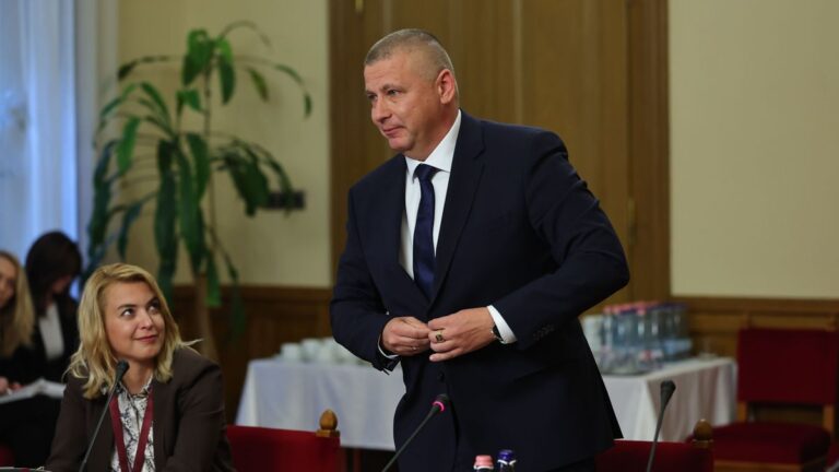 Ruszin-Szendi Romulusz kivizsgáltatja a vezérkari főnöki időszakában neki épített luxusvilla beruházását