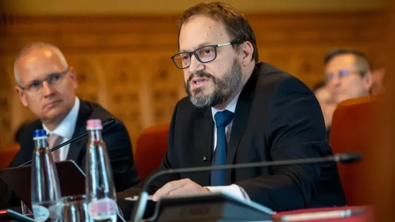 Pénzügyminisztere igazította ki Magyar Pétert: még nem jönnek az uniós pénzek, csak ha Magyarország teljesíti Brüsszel követeléseit