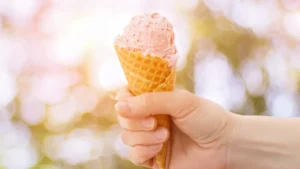 Nyári klasszikusok: ennyibe kerül a fagyi és a lángos az idei szezonban