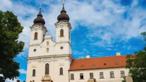 Újra megszólalt a tihanyi visszhang, ráadásul egyből közel száz nyelven