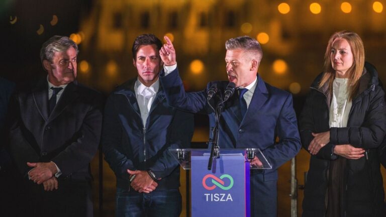 Rendszerbontó koncert után fergeteges buli
