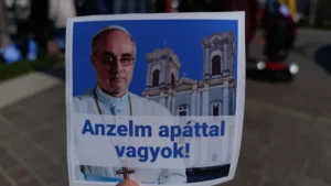 Elítélte a Fidesz a nagyváradi rendház elleni román hatósági akciót