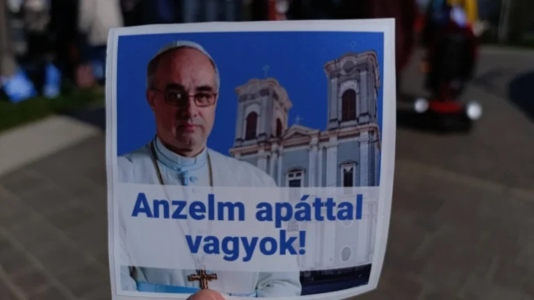 Elítélte a Fidesz a nagyváradi rendház elleni román hatósági akciót