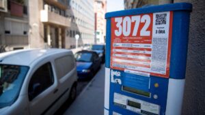 Sokan pórul járhatnak a budapesti parkolóautomaták eltűnésével