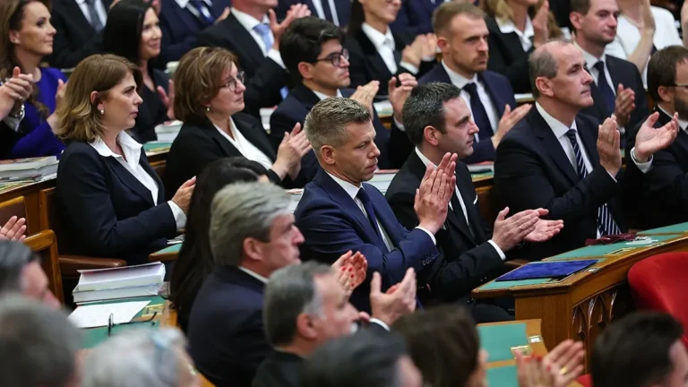 Megválasztották miniszterelnöknek Magyar Pétert