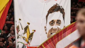 Könnyek az Anfielden: ilyen szívszorító emlékművet emelt a Liverpool Diogo Jotának