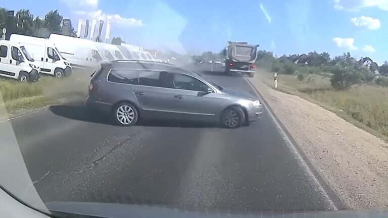 Rémálomba fordult egy előzés Veszprémnél, aligha érte meg a sietség + videó