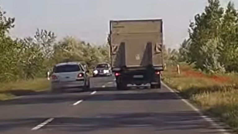 Méterekre van a frontális ütközés, ön mit tenne a szembejövő helyében? + videó