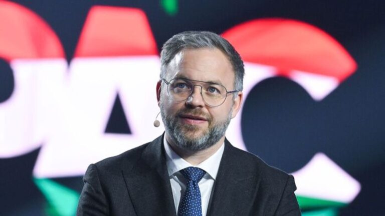 Balazs Orban Bids Farewell to the Hungarian Institute of International Affairs