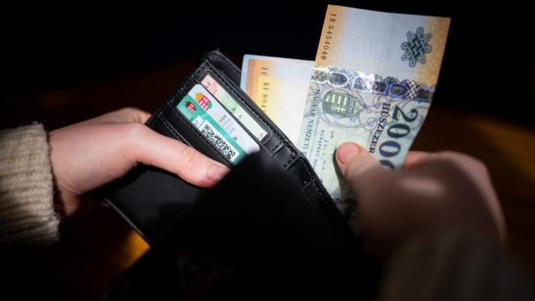432 ezer forint volt a nettó medián kereset – a magyarok fele ennél kevesebbet, másik fele ennél többet vihetett haza