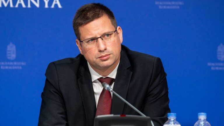 Volt, aki az államtitkároknál is jobban keresett Gulyás Gergely minisztériumában