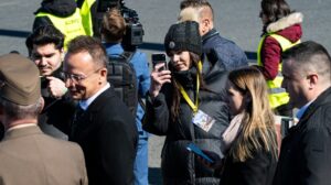 Gáspár Evelin havi egymillió forintért kezelte Szijjártó Péter közösségi oldalait