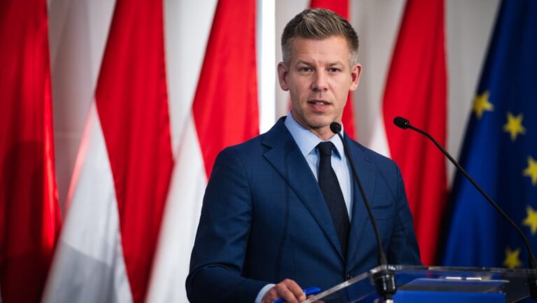 Magyar Péter: Orbán Anita berendelte az orosz nagykövetet a Kárpátalját ért dróntámadás miatt