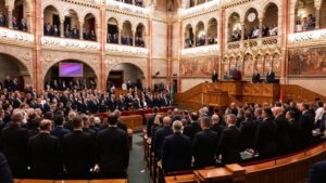 A parlamentben tesznek esküt a Tisza-kormány miniszterei